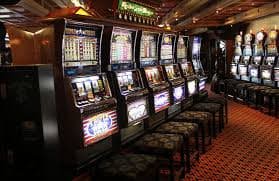 Kyats02 Live Casino ဂိမ်းတွင် အစစ်အမှန် ဒီလာများနှင့် ကစားနေသော မြင်ကွင်း